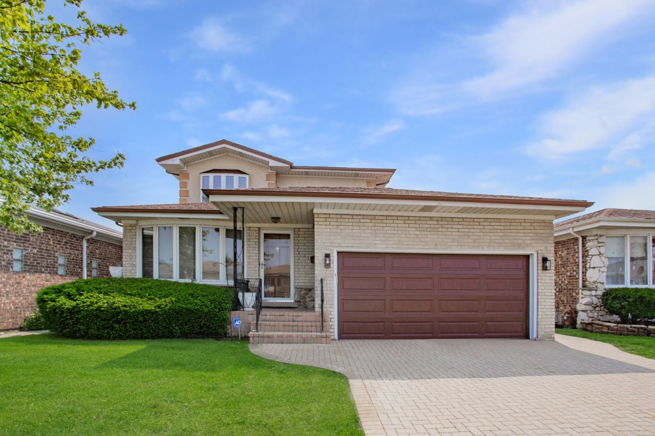 4621 N Anthon Avenue, Chicago, IL 60656 Main Photo