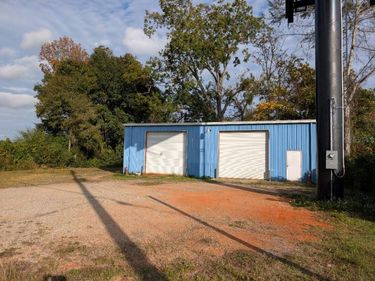 835 N FERDON BOULEVARD, CRESTVIEW, FL 32536