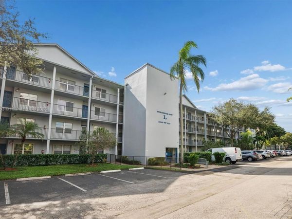 12600 SW 5th Ct, Unit 104L, Pembroke Pines, FL 33027