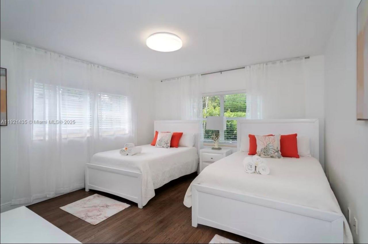 35 SW 28th Rd, Miami, FL 33129 Photo