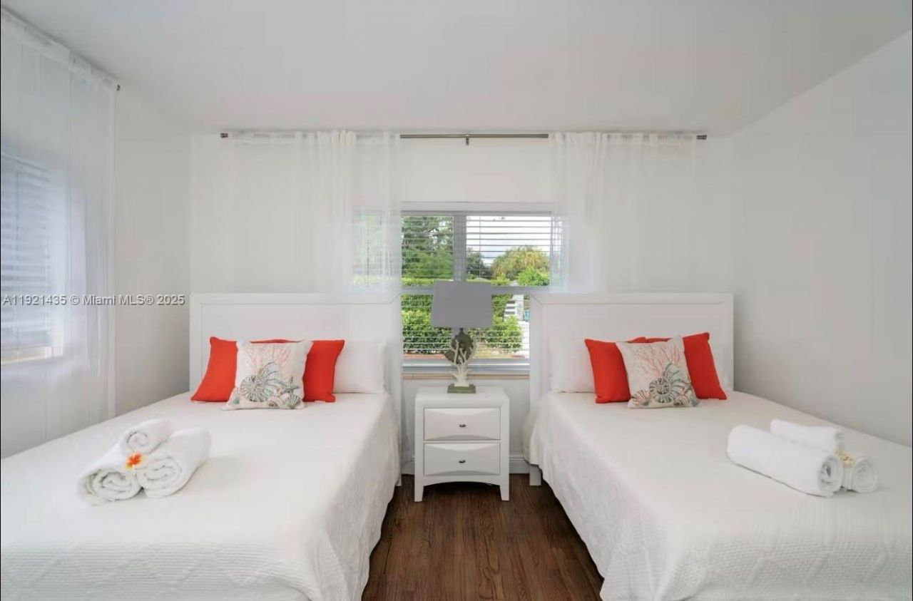 35 SW 28th Rd, Miami, FL 33129 Photo