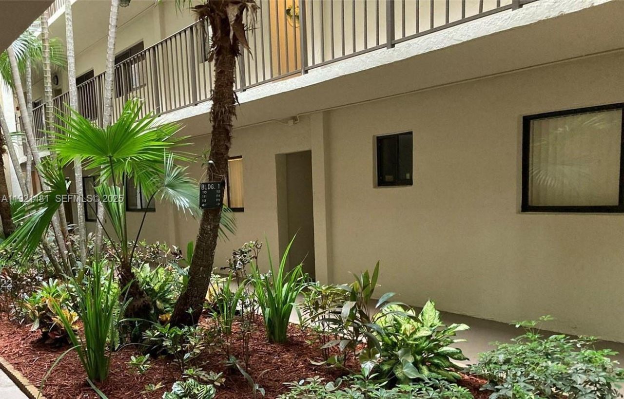 8035 SW 107th Ave, Unit 110, Miami, FL 33173 Photo