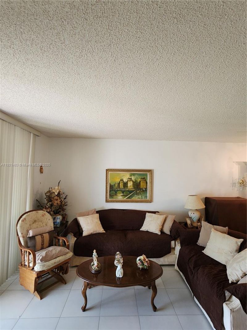 900 Colony Point Cir, Unit 107, Pembroke Pines, FL 33026 Photo