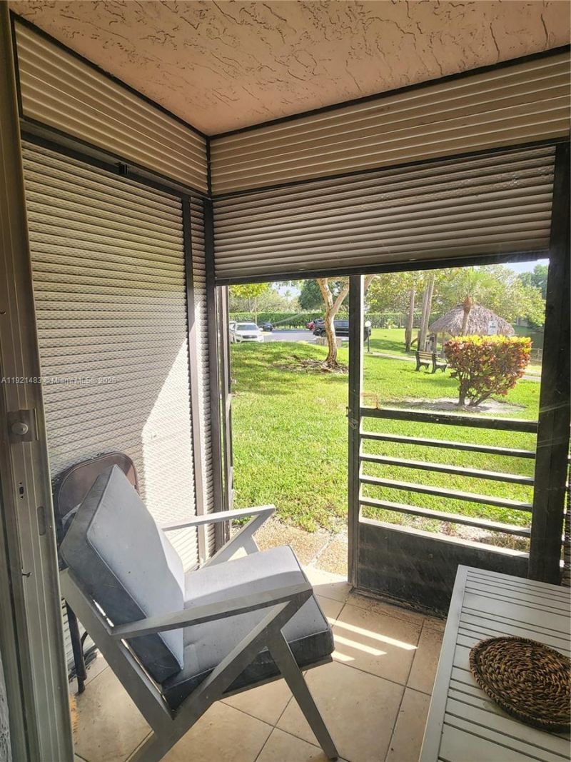 900 Colony Point Cir, Unit 107, Pembroke Pines, FL 33026 Photo