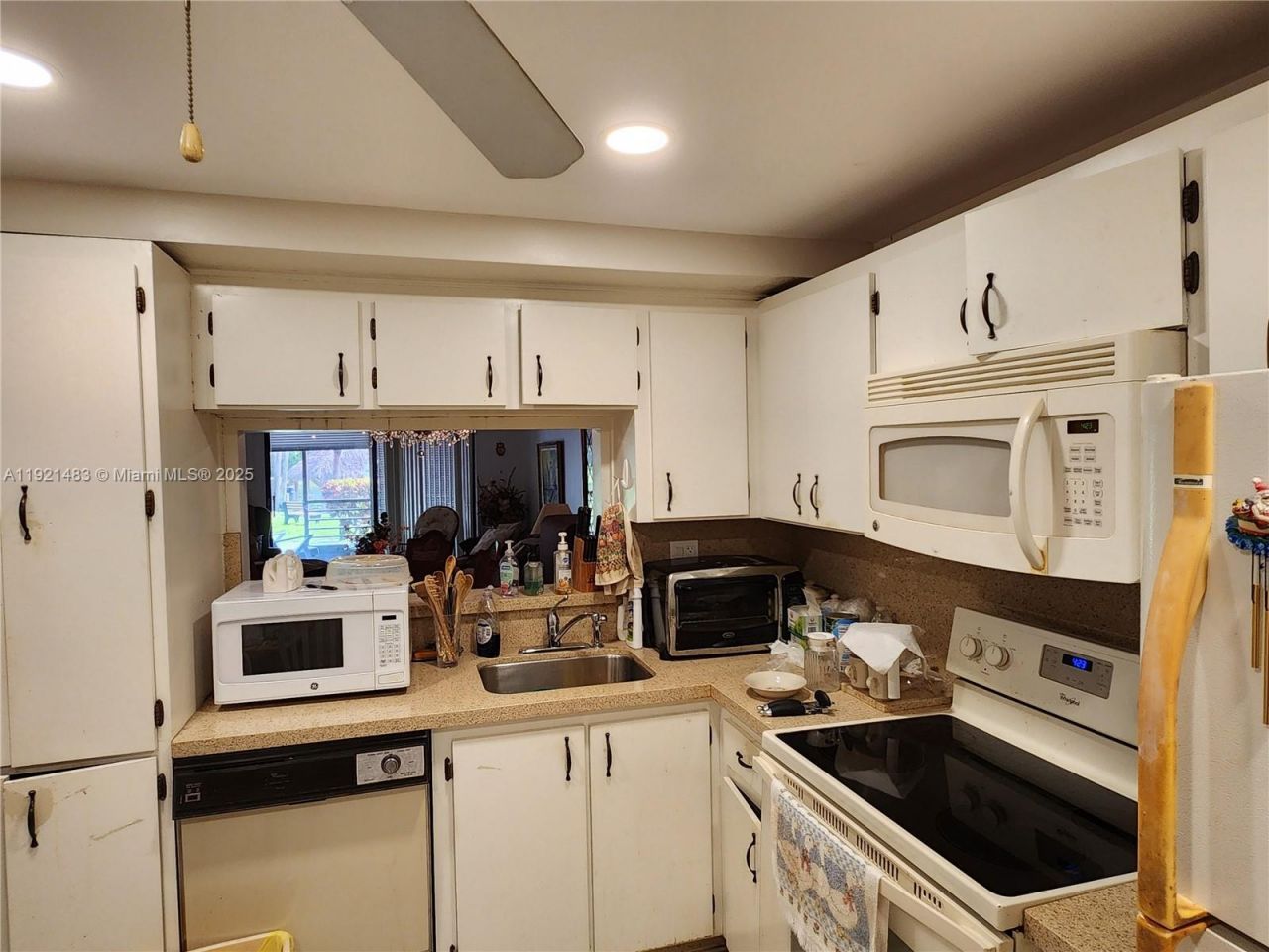 900 Colony Point Cir, Unit 107, Pembroke Pines, FL 33026 Photo