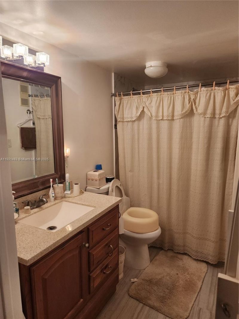 900 Colony Point Cir, Unit 107, Pembroke Pines, FL 33026 Photo