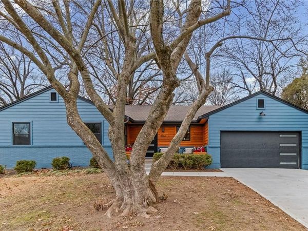 8512 Belleview Avenue, Kansas City, MO 64114