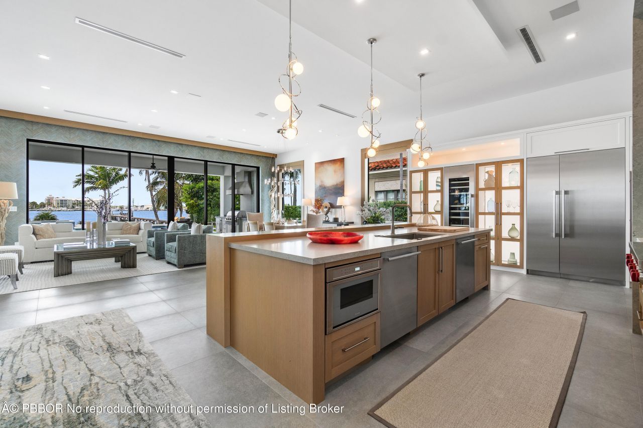 807 N Atlantic Drive, Lantana, FL 33462 Photo