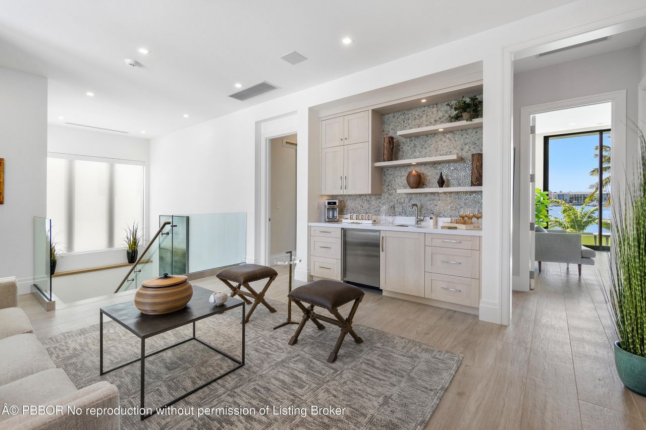 807 N Atlantic Drive, Lantana, FL 33462 Photo