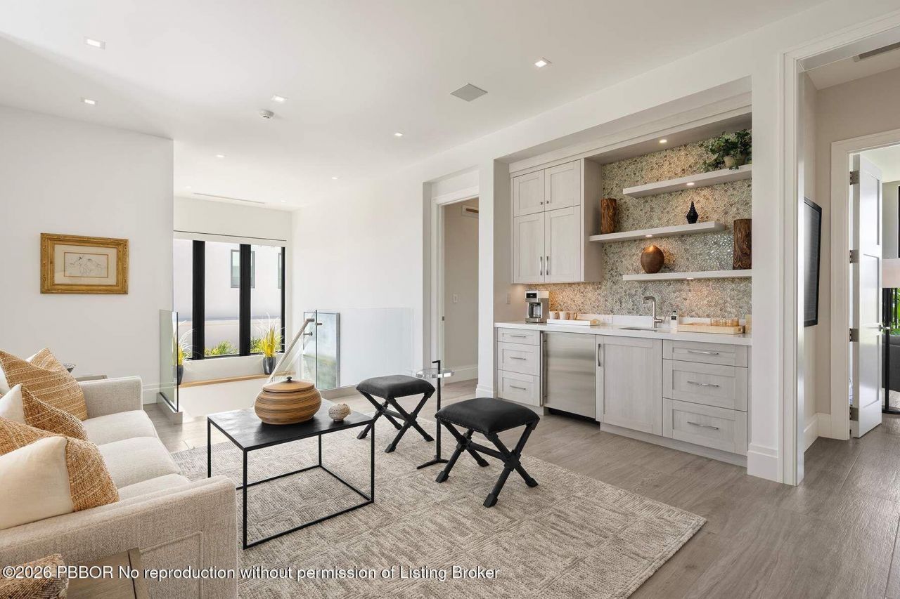 807 N Atlantic Drive, Lantana, FL 33462 Photo