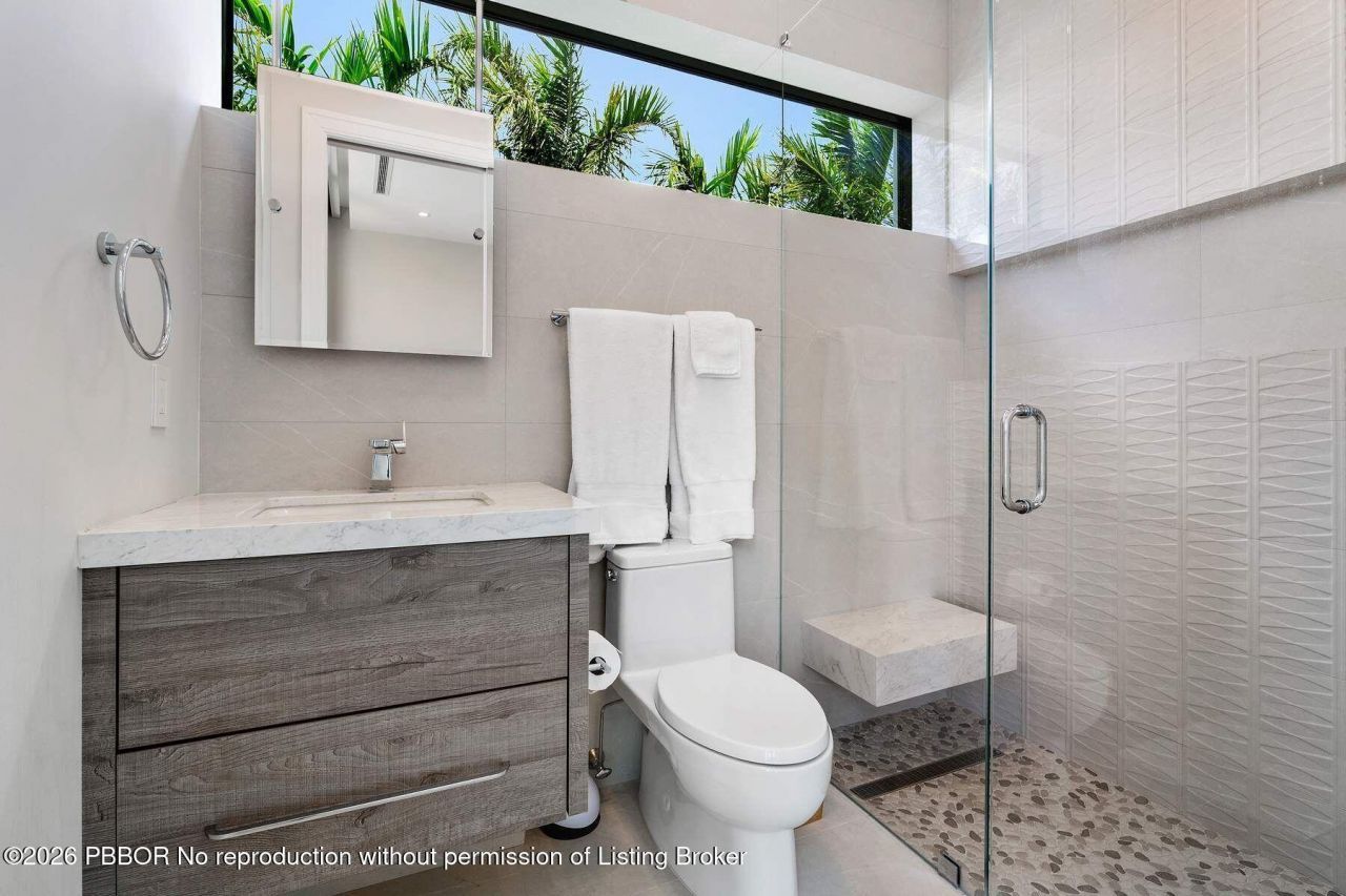 807 N Atlantic Drive, Lantana, FL 33462 Photo