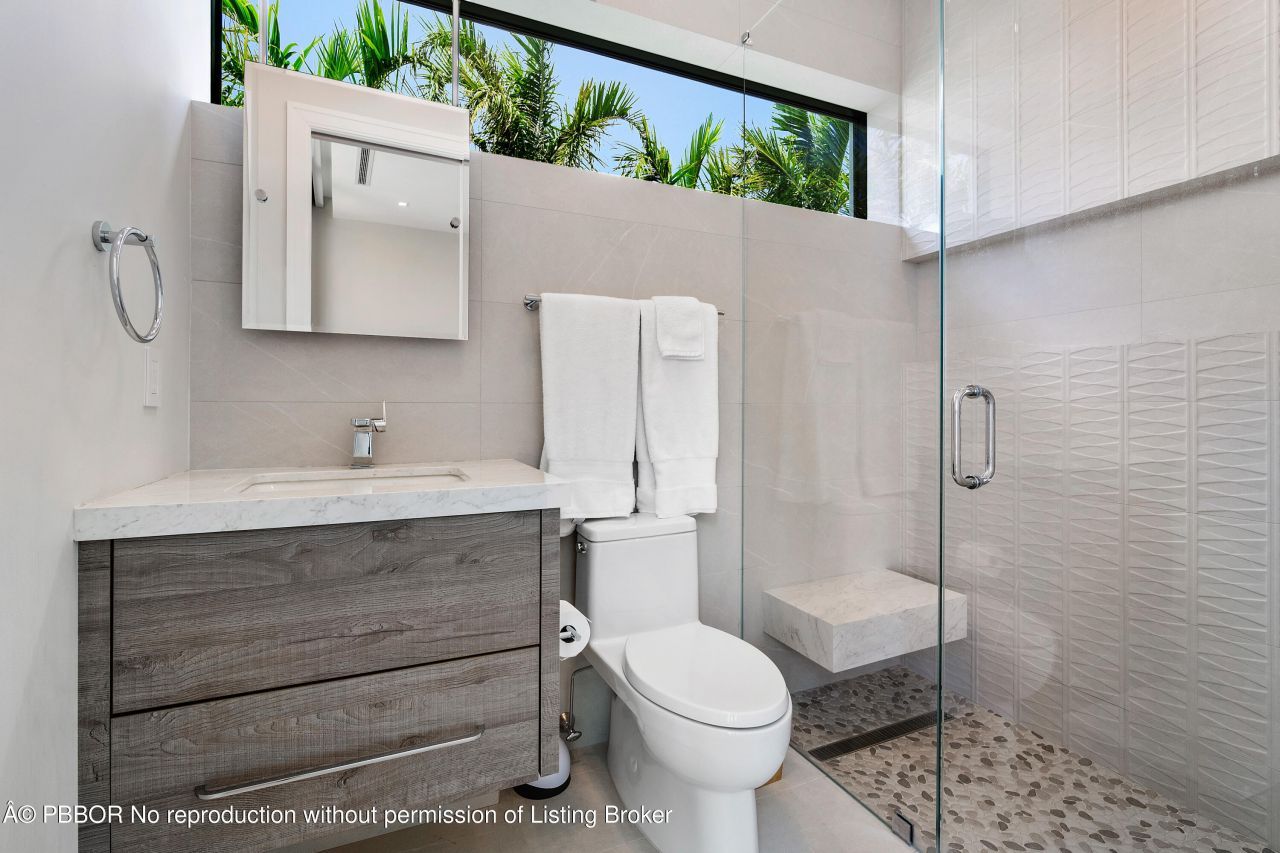 807 N Atlantic Drive, Lantana, FL 33462 Photo