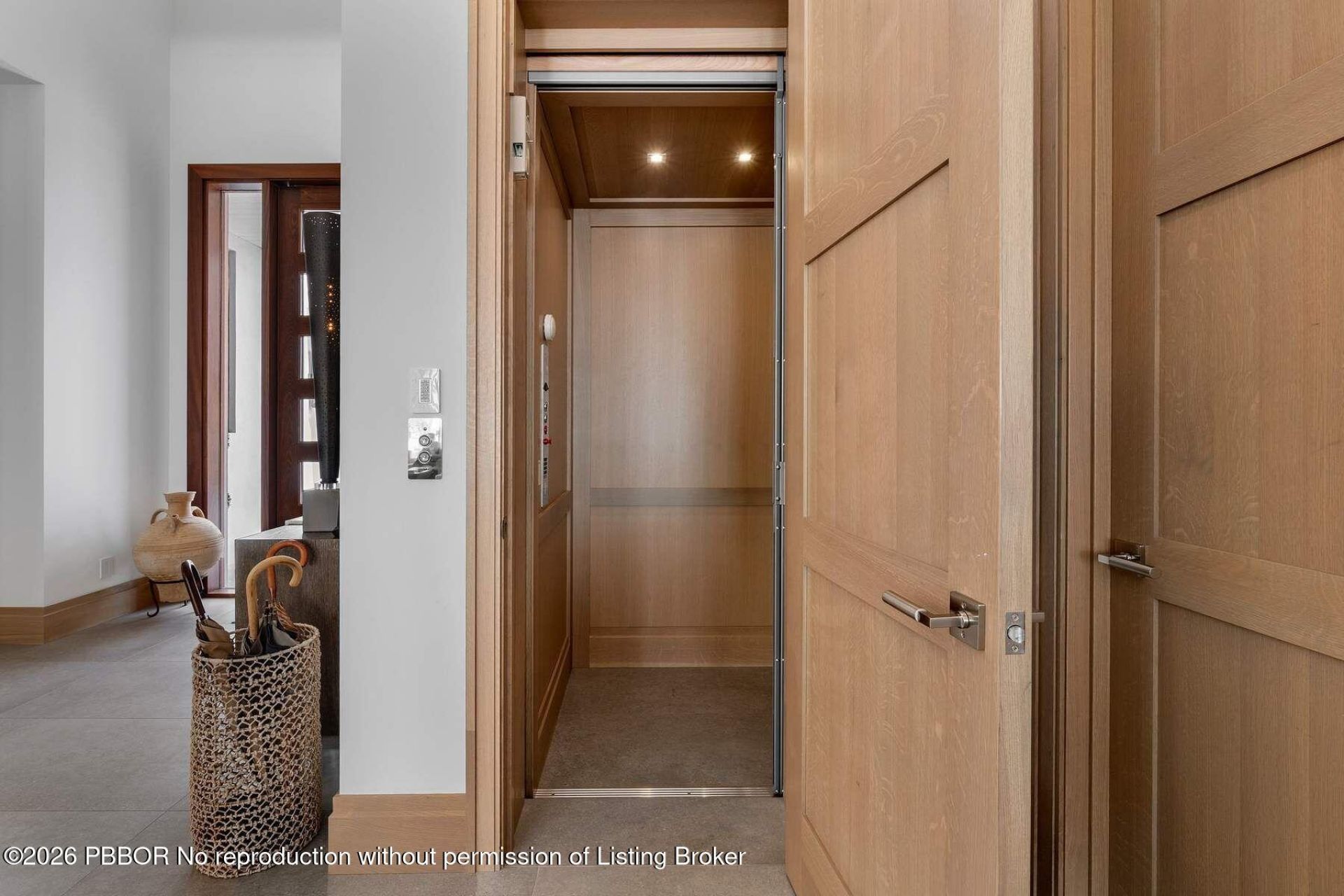 807 N Atlantic Drive, Lantana, FL 33462 Photo