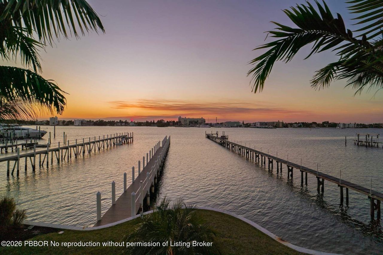 807 N Atlantic Drive, Lantana, FL 33462 Photo