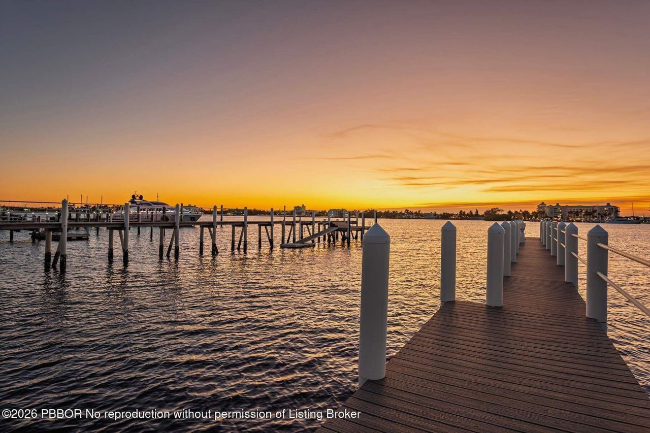 807 N Atlantic Drive, Lantana, FL 33462 Photo