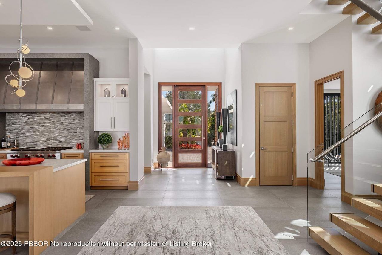 807 N Atlantic Drive, Lantana, FL 33462 Photo