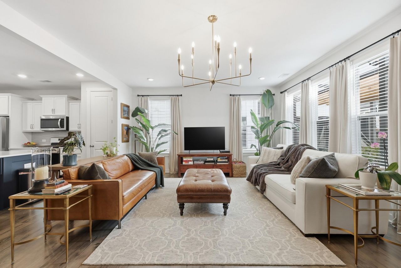 1011 Swamp Harrier Avenue Photo 17