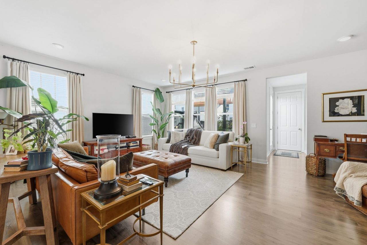 1011 Swamp Harrier Avenue Photo 18