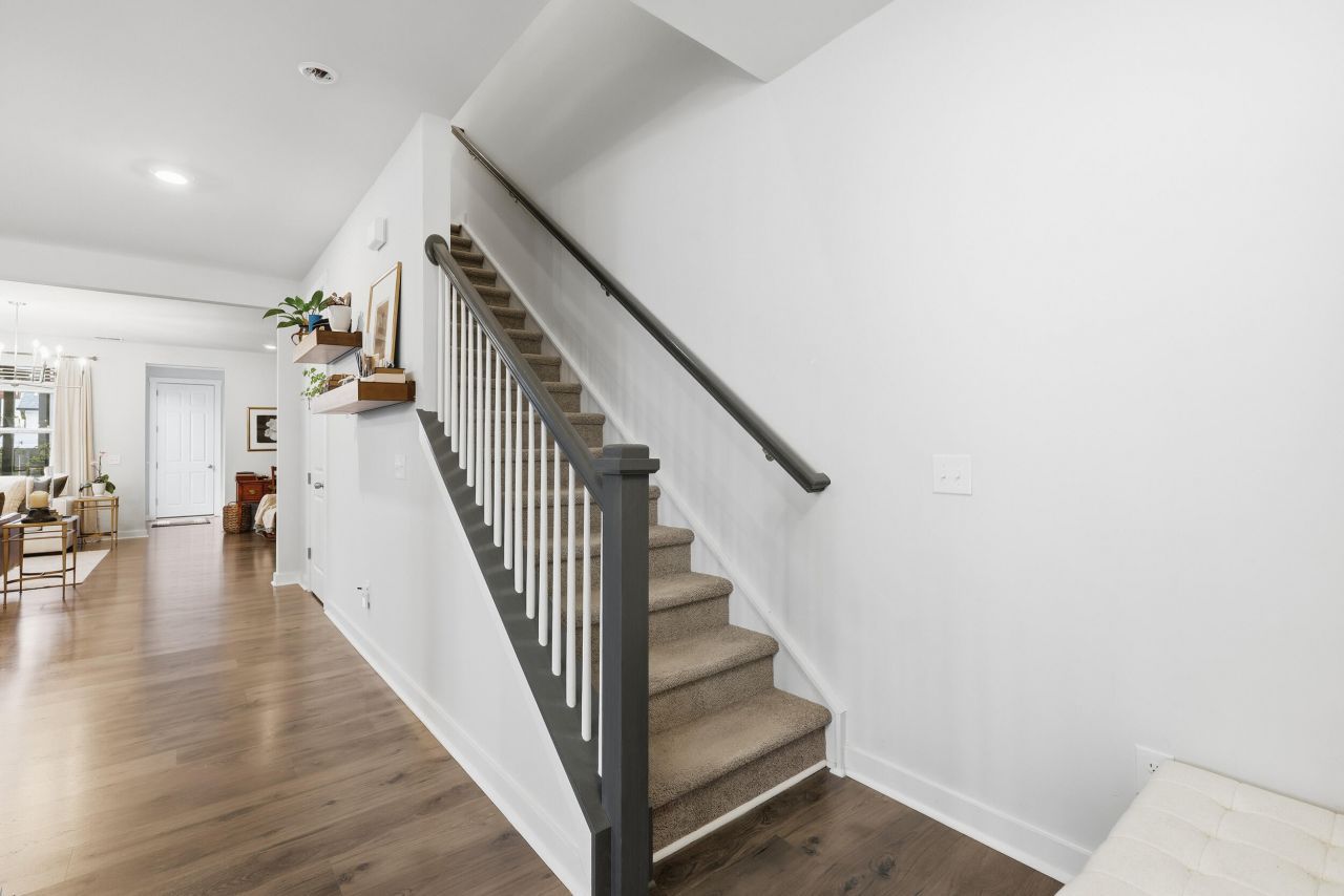 1011 Swamp Harrier Avenue Photo 24