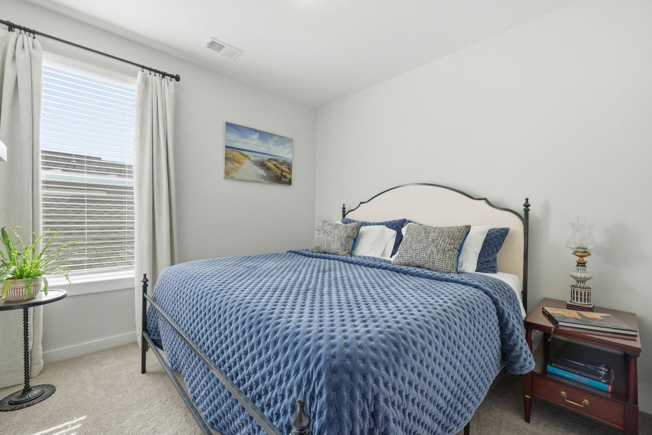 1011 Swamp Harrier Avenue Photo 28