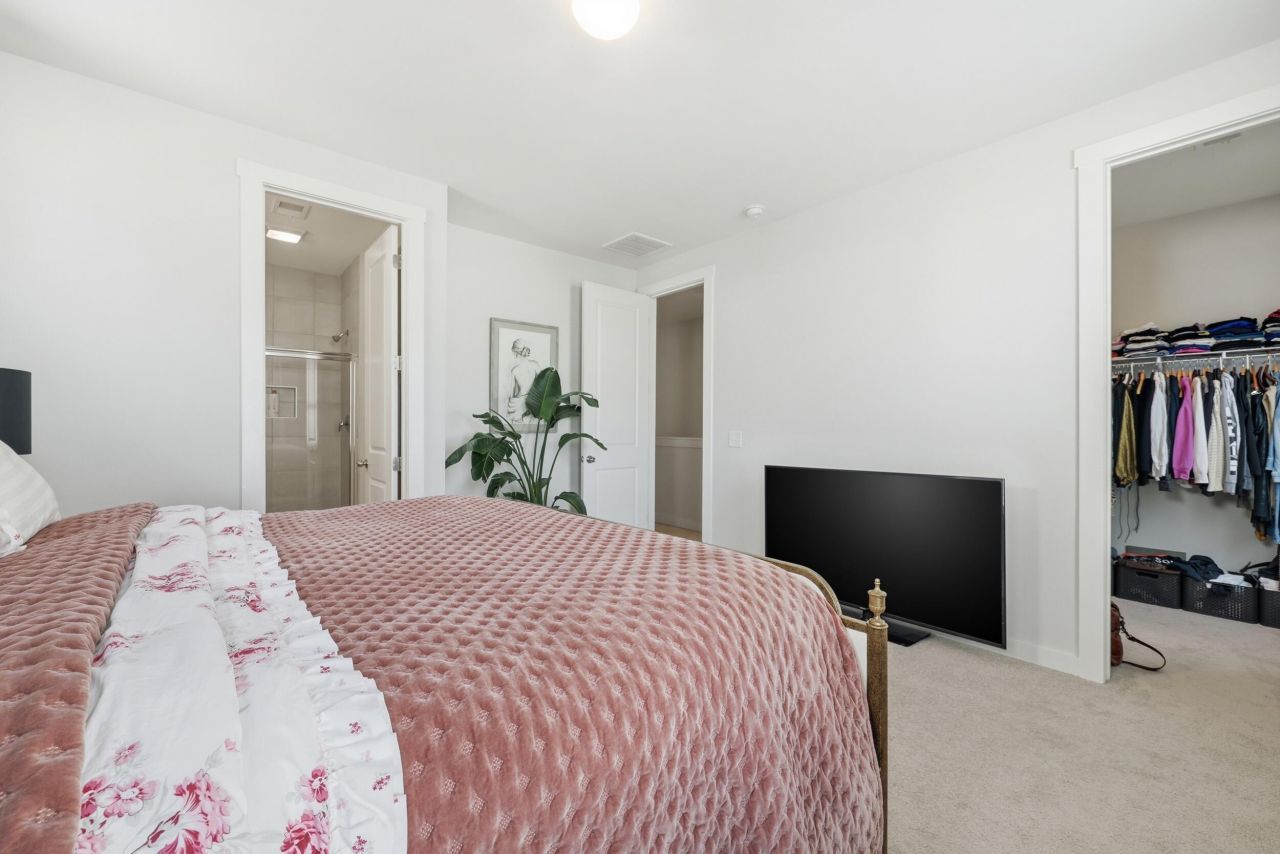 1011 Swamp Harrier Avenue Photo 33