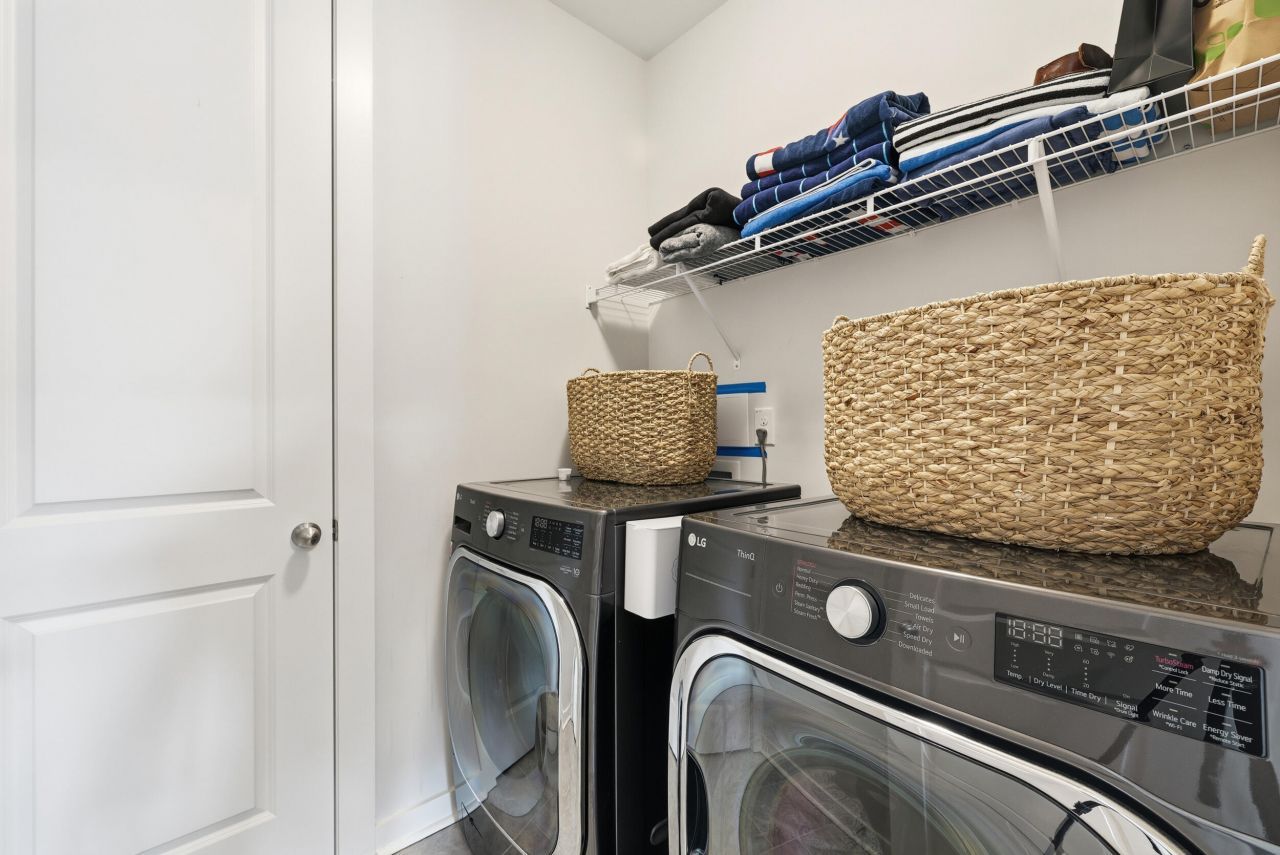 1011 Swamp Harrier Avenue Photo 37