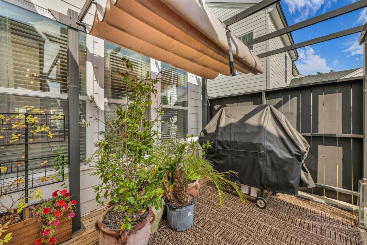 1011 Swamp Harrier Avenue Photo 38