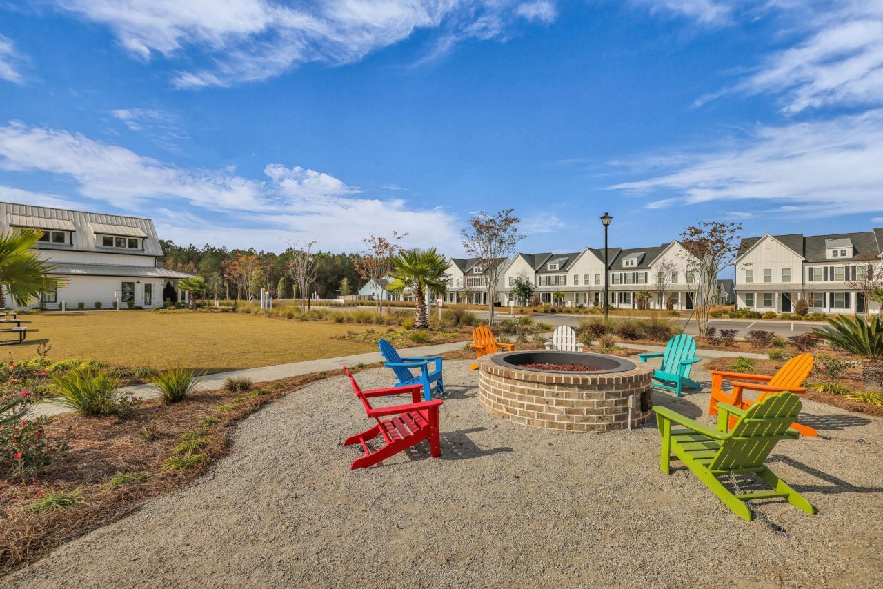 1011 Swamp Harrier Avenue Photo 44