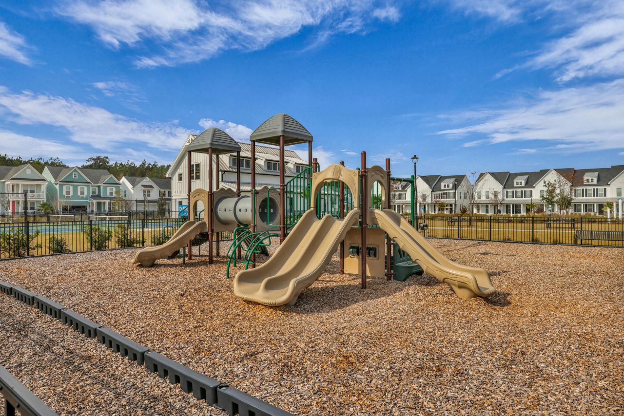 1011 Swamp Harrier Avenue Photo 46