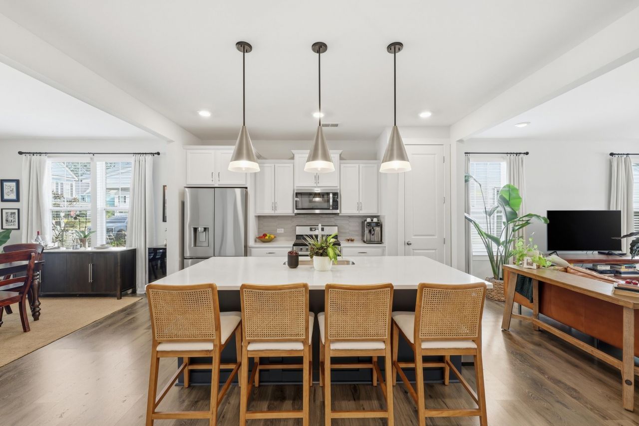 1011 Swamp Harrier Avenue Photo 7