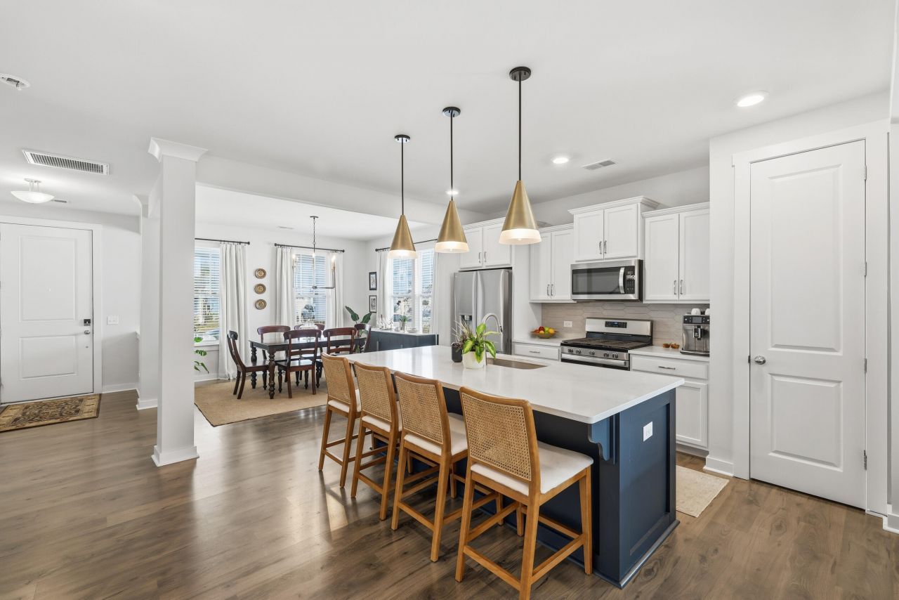 1011 Swamp Harrier Avenue Photo 8