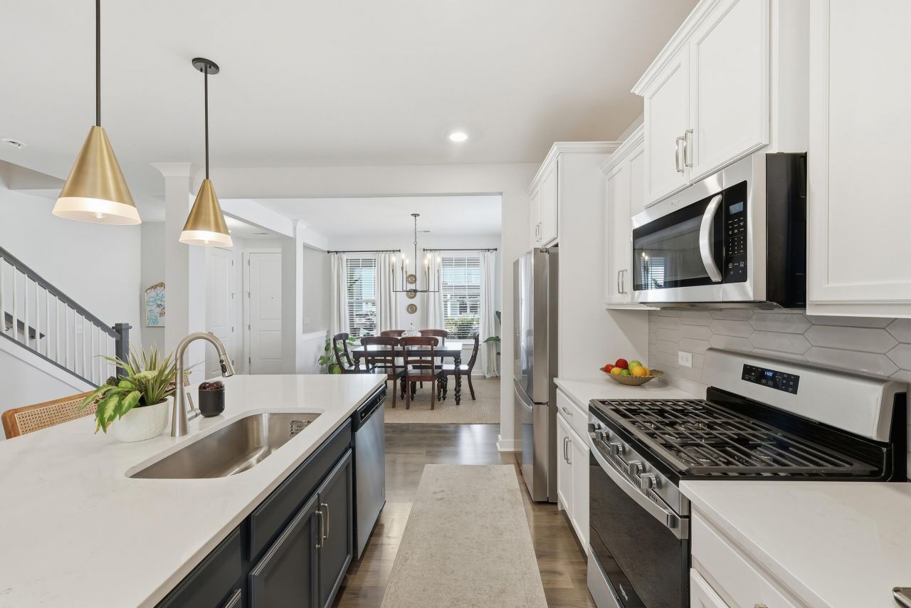 1011 Swamp Harrier Avenue Photo 9