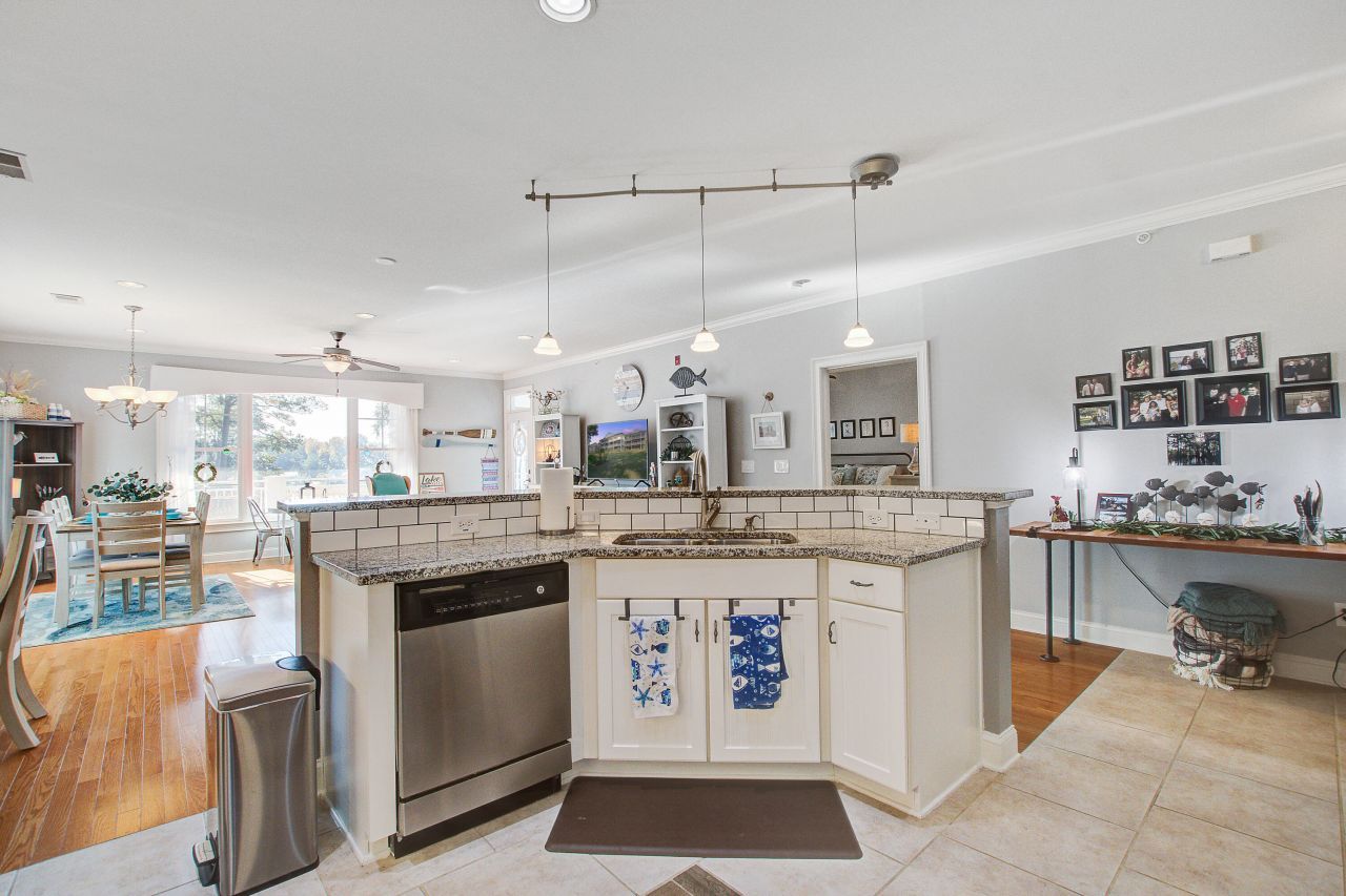 1222 Bridgeview Lane Photo 11