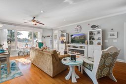 1222 Bridgeview Lane photo 4