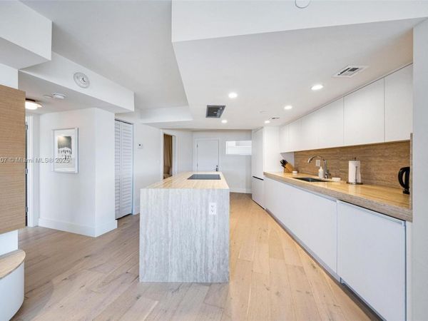 1881 Washington Ave, Unit 14F, Miami Beach, FL 33139