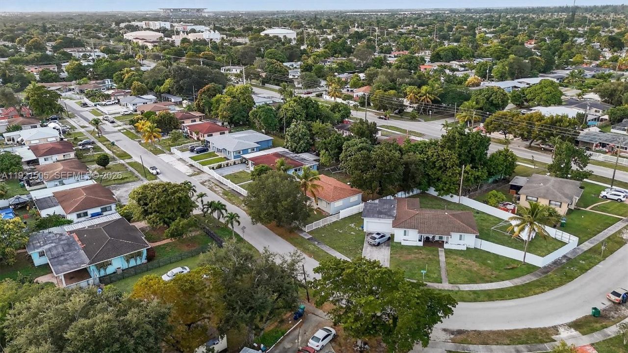 561 NW 190th St, Miami Gardens, FL 33169 Photo