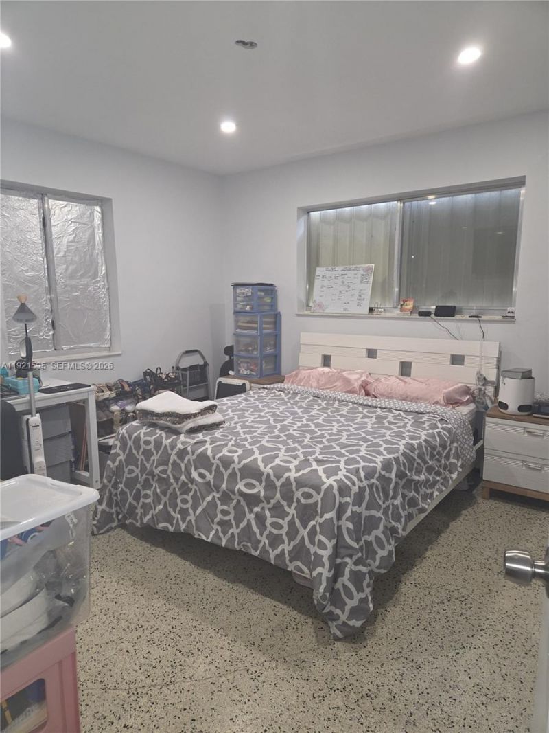 561 NW 190th St, Miami Gardens, FL 33169 Photo