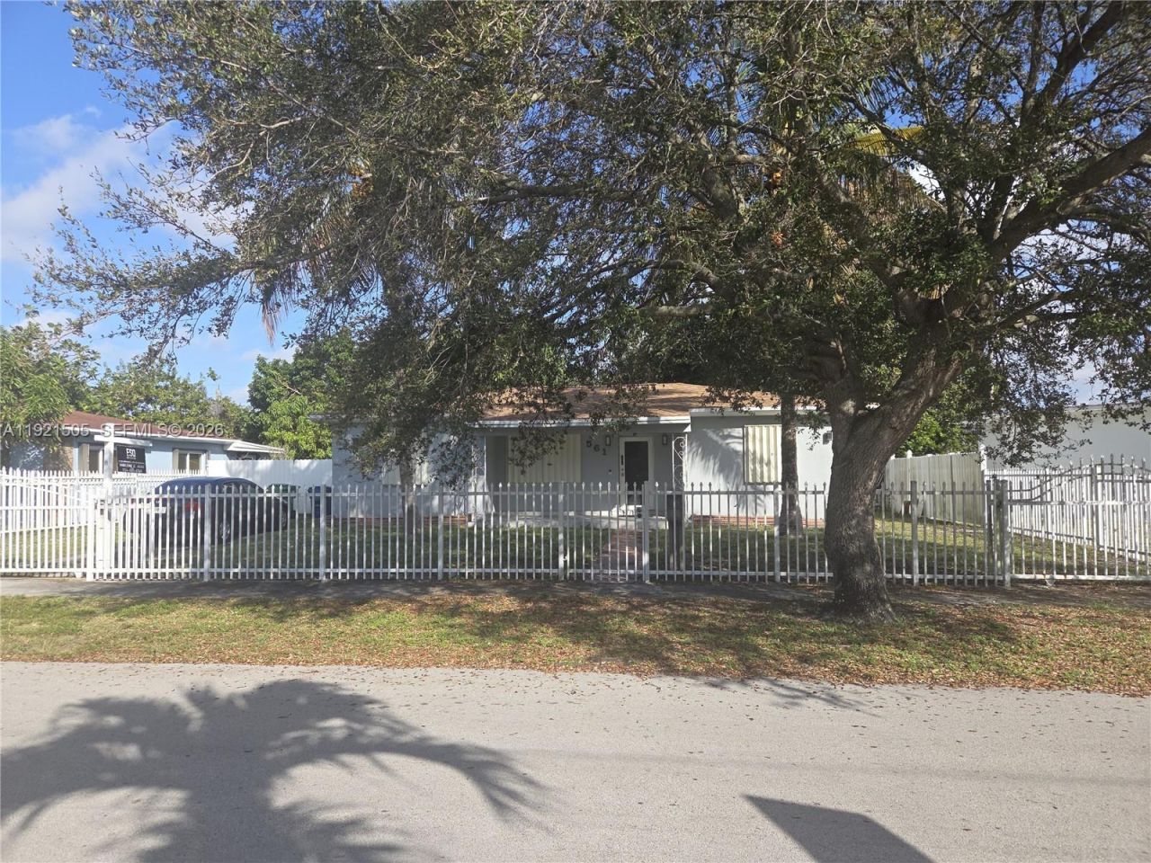 561 NW 190th St, Miami Gardens, FL 33169 Photo