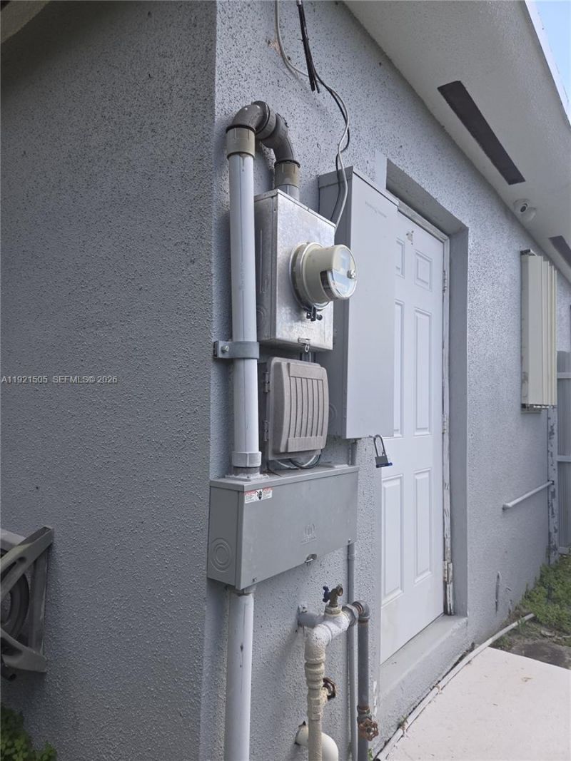 561 NW 190th St, Miami Gardens, FL 33169 Photo