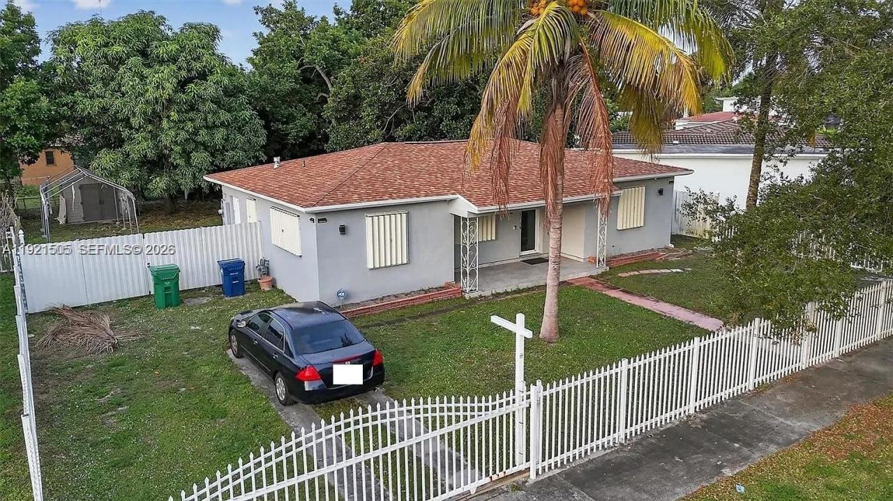 561 NW 190th St, Miami Gardens, FL 33169 Photo