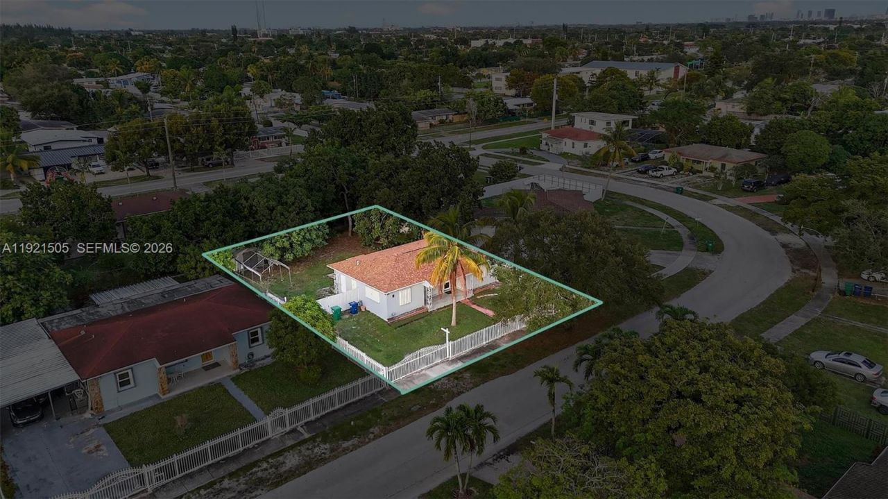 561 NW 190th St, Miami Gardens, FL 33169 Photo