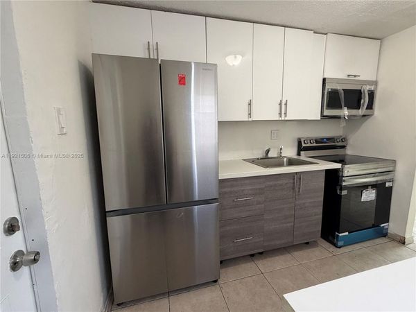 360 NE 174th St, Unit 2, North Miami Beach, FL 33162
