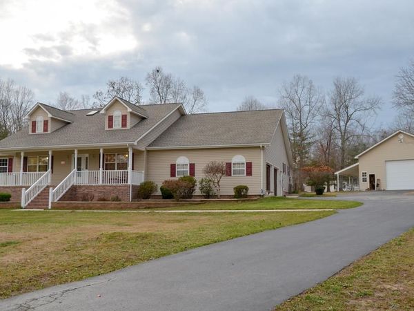 170 Pin Oak Lane, Crossville, TN 38555