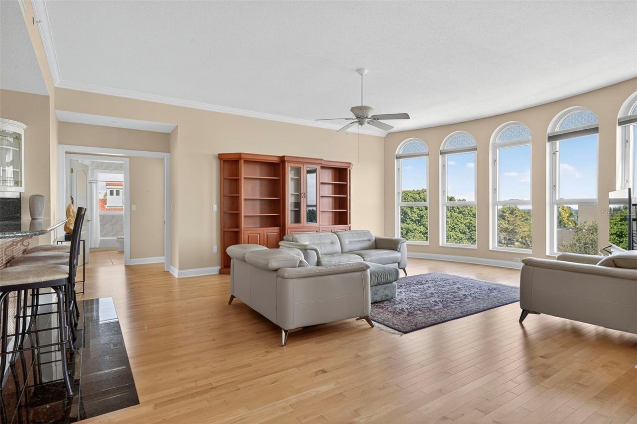 288 Beach Drive Ne, Unit 4B, Saint Petersburg, FL 33701 Photo