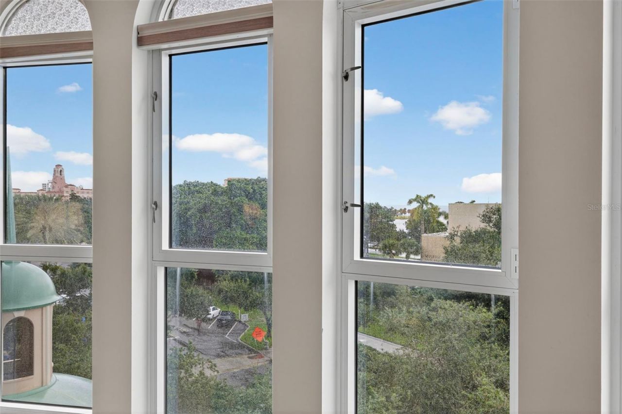 288 Beach Drive Ne, Unit 4B, Saint Petersburg, FL 33701 Photo