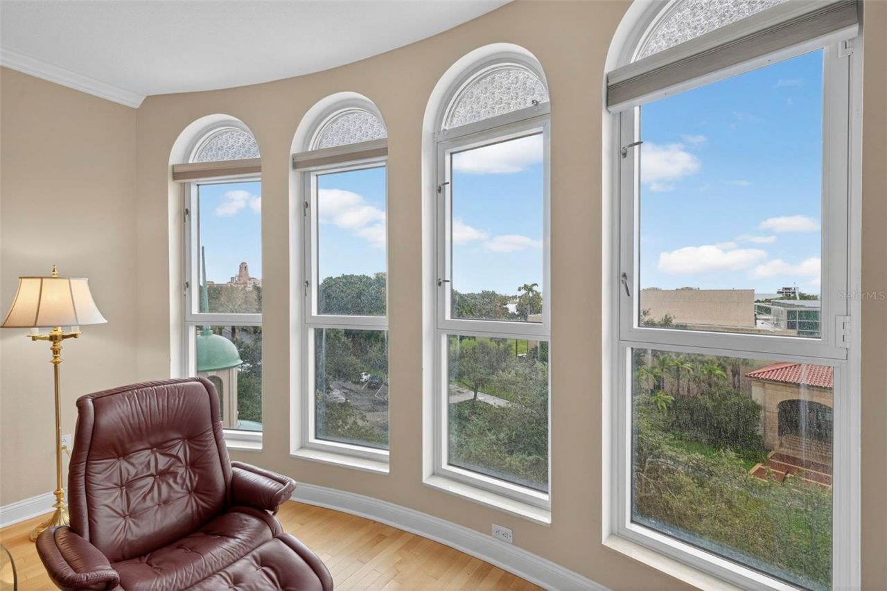 288 Beach Drive Ne, Unit 4B, Saint Petersburg, FL 33701 Photo