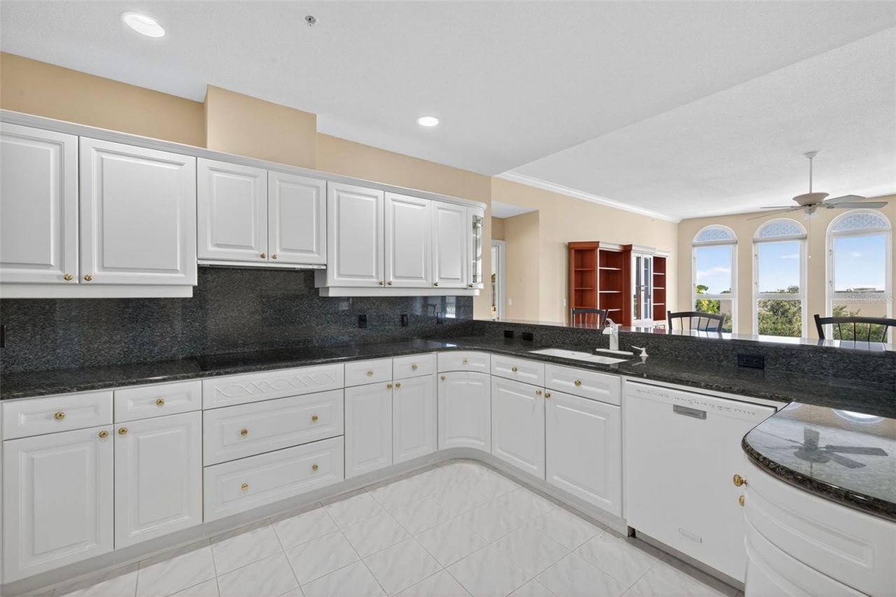 288 Beach Drive Ne, Unit 4B, Saint Petersburg, FL 33701 Photo