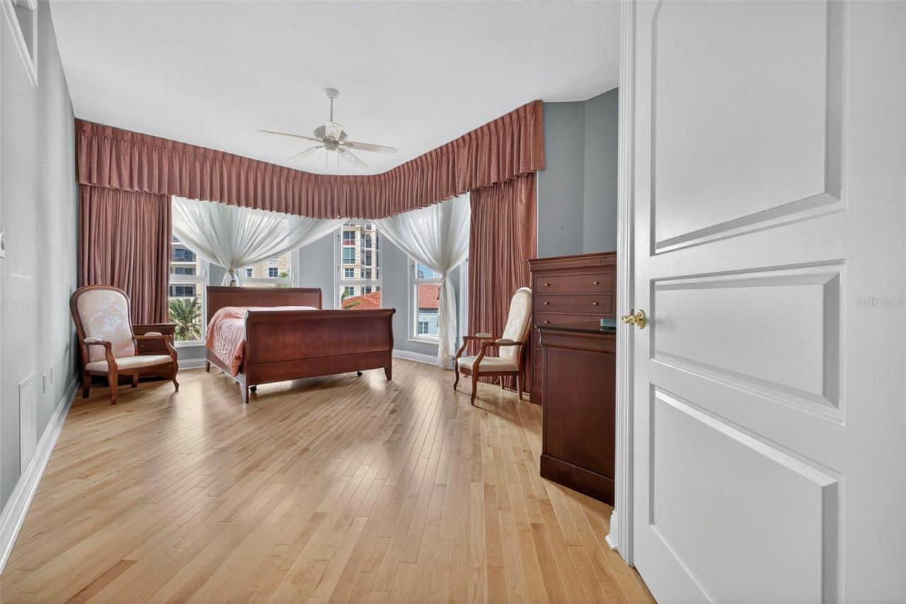 288 Beach Drive Ne, Unit 4B, Saint Petersburg, FL 33701 Photo