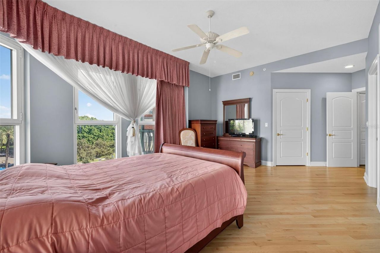 288 Beach Drive Ne, Unit 4B, Saint Petersburg, FL 33701 Photo