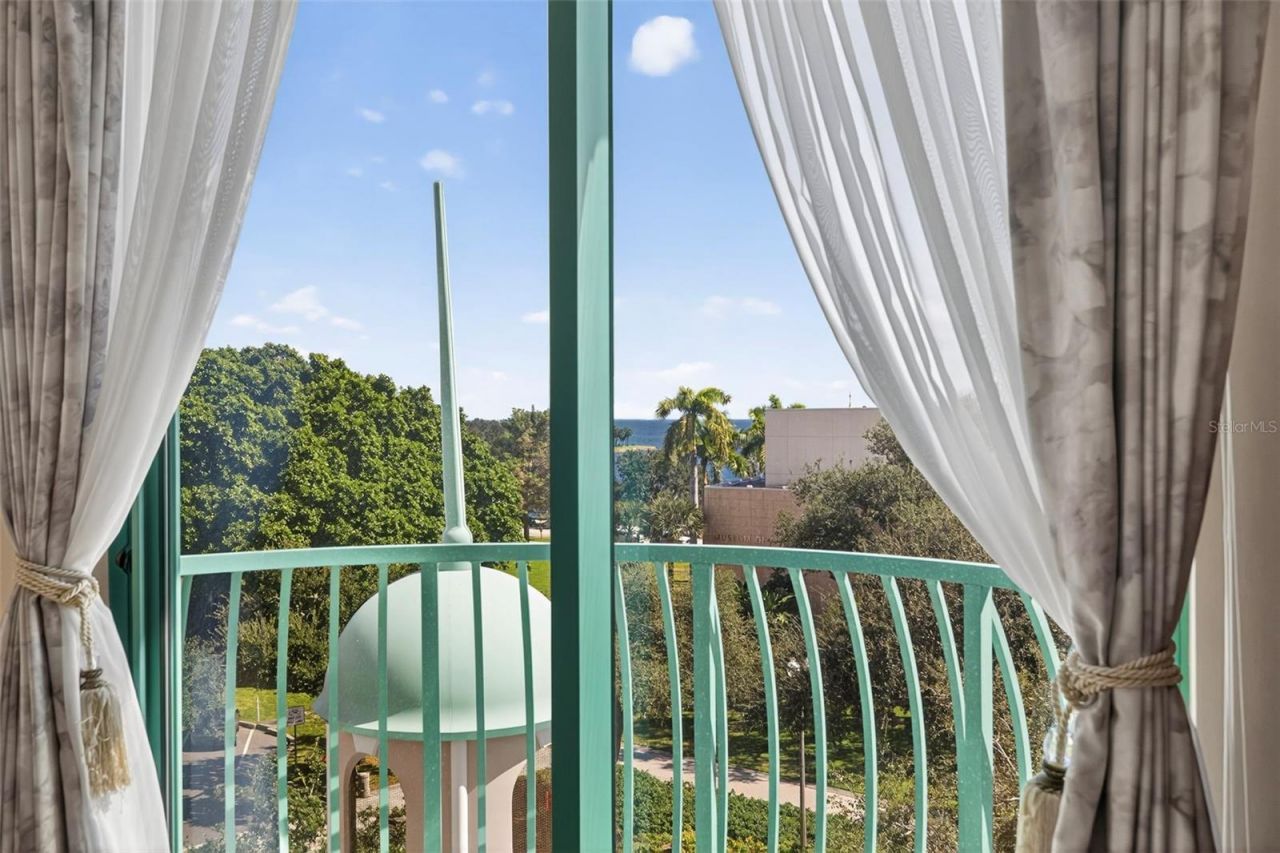 288 Beach Drive Ne, Unit 4B, Saint Petersburg, FL 33701 Photo